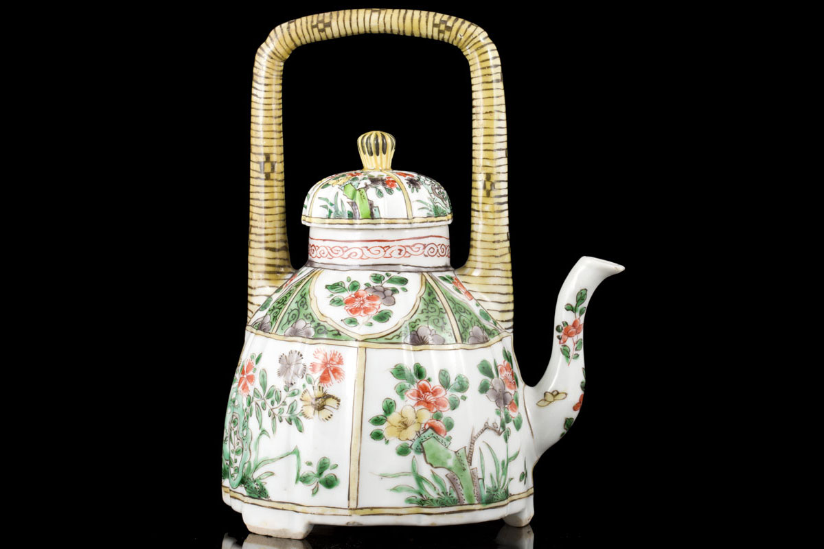 Kangxi famille verte wine ewer